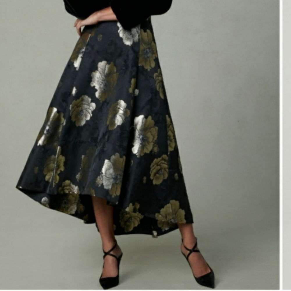 Melanie Lynn s6 black and gold metallic statement piece floral skirt